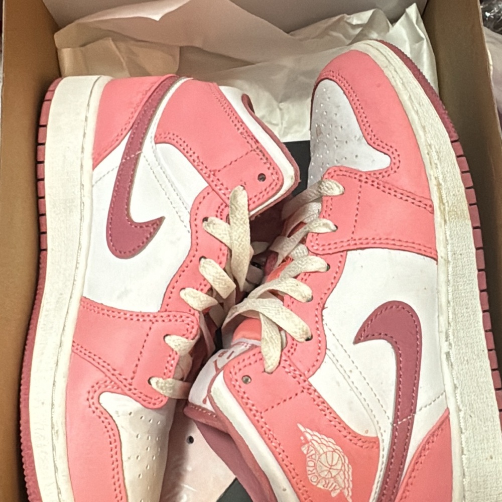Nike Women's Pink and White Sneakers